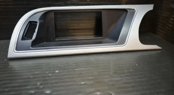 Audi A5 Sportback 8TA Radio/GPS head unit trim 8T2857185G
