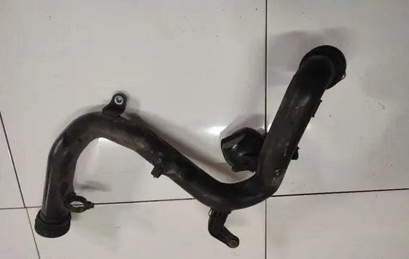 Skoda Octavia Mk2 (1Z) Air intake hose/pipe