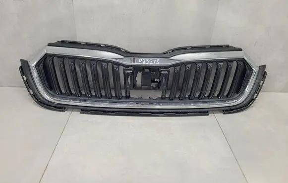 Skoda Octavia Mk4 Front bumper upper radiator grill 5E3853653