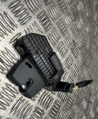 Tailgate/trunk/boot lock/catch/latch