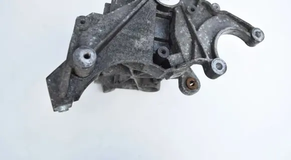 Audi A4 S4 B7 8E 8H Engine mounting bracket 059145169AA