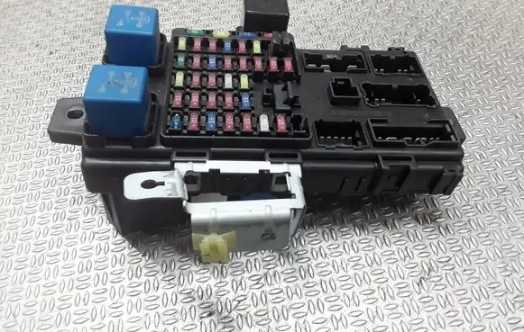 Hyundai Santa Fe Fuse module 9118826104
