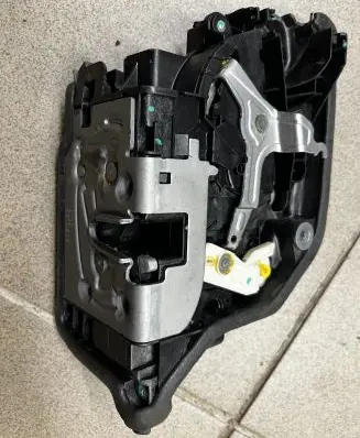 BMW X5 F15 Front door lock 7362784