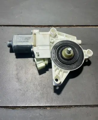 Mercedes-Benz E W212 Rear door window regulator motor A2048200642 961108100