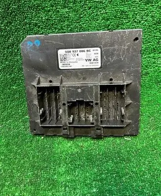 Volkswagen PASSAT B8 Gateway control module 5Q0937086BCoe