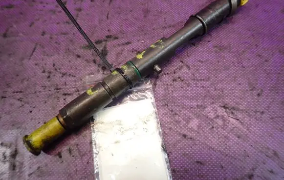 Audi A6 S6 C5 4B Fuel injector 059130201E