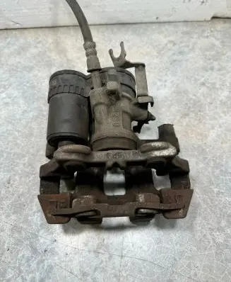 BMW i3 Rear brake caliper 6883025 6860007 6853858