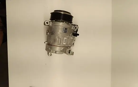 Mercedes-Benz C W205 Air conditioning (A/C) compressor (pump) A0008303102 GE4471401992
