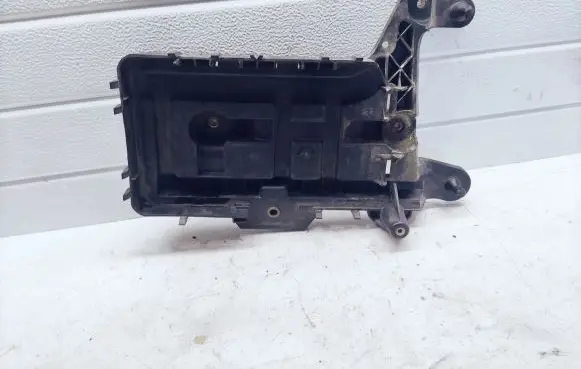 Volkswagen Touran I Battery box tray 1K0915333B