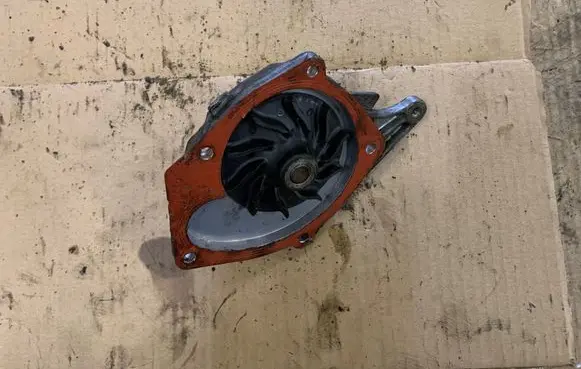 Renault Clio II Water pump 210104393R