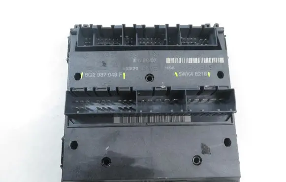 Skoda Fabia Mk1 (6Y) Central body control module 5WK48218 6Q2937049F