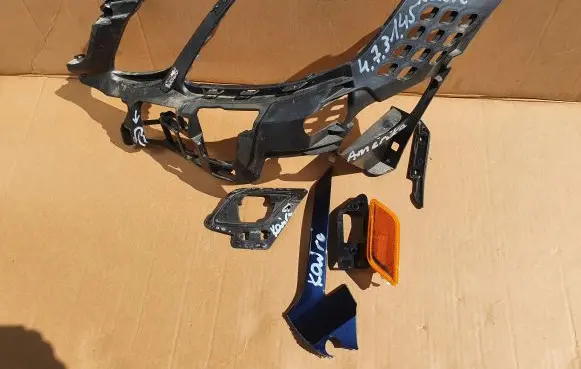 Mercedes-Benz E A207 Front bumper mounting bracket A2078850163