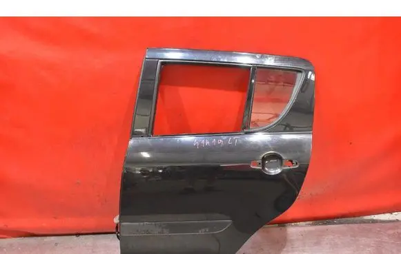 Suzuki Swift II Rear door