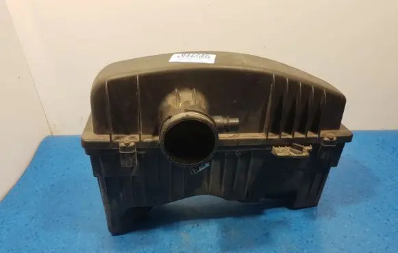 Peugeot 1007 Air filter box