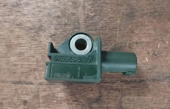 Chrysler Town & Country V Airbag deployment crash/impact sensor 04606958AB