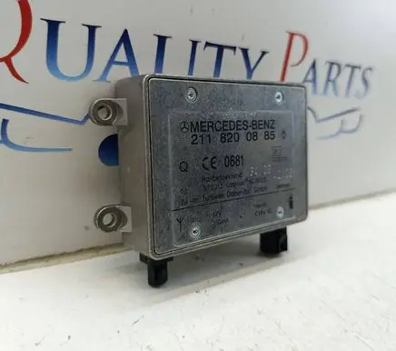 Mercedes-Benz CLS C219 Aerial antenna amplifier 2118200885