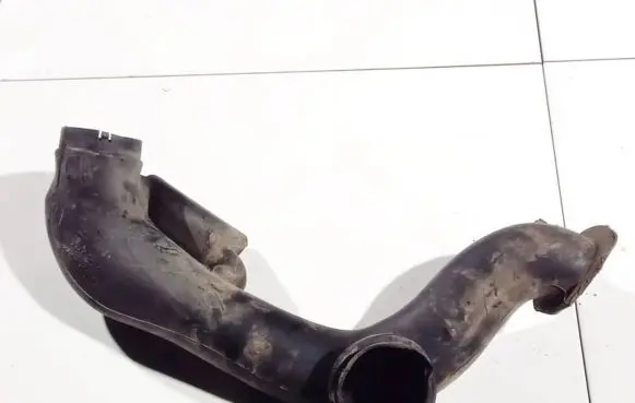 Ford Maverick Air intake hose/pipe 5l849f843aa 5l84-9f843-aa