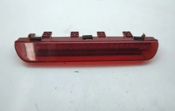 KIA Sportage Third/center stoplight