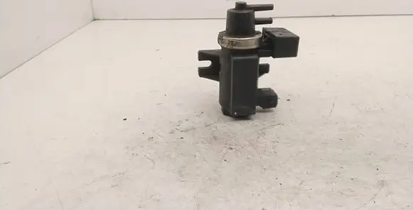 BMW X5 E53 Turbo solenoid valve 72279600 2247906 00T073