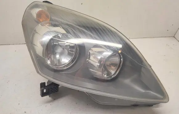 Opel Zafira B Headlight/headlamp