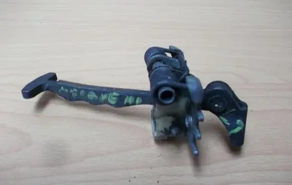 Renault Megane III Rear door check strap stopper 8200070661