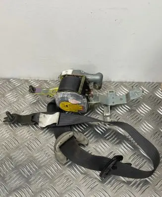 Subaru Legacy Front seatbelt H074101