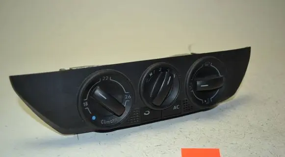 Volkswagen Polo IV 9N3 Climate control unit 6Q0820045E C4840