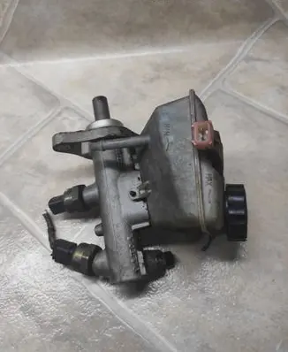 Volvo S80 Master brake cylinder 9173028