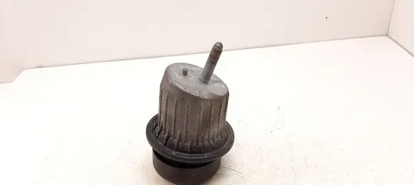 Engine mount bracket