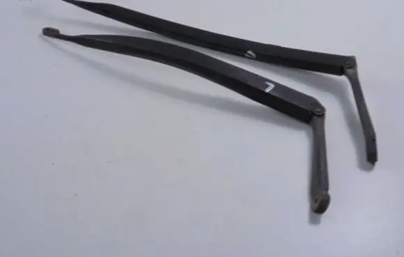 Alfa Romeo 147 Front wiper blade arm
