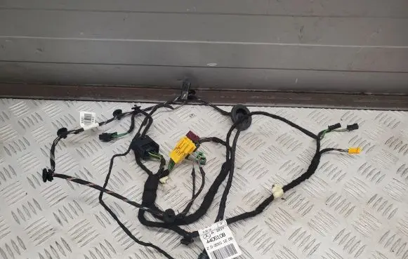 Mercedes-Benz E C207 W207 Front door wiring loom A2074405108