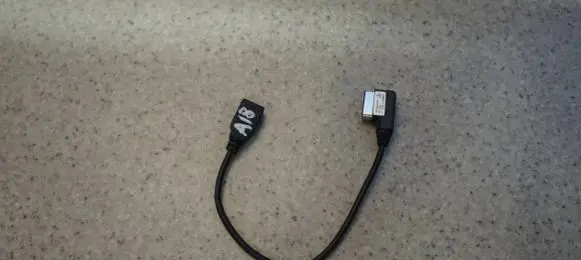 Mercedes-Benz SLK R172 USB socket connector A0018279104