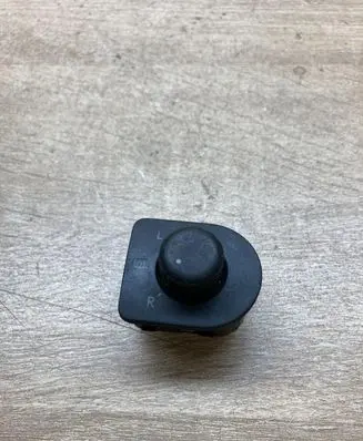 Volkswagen PASSAT B5.5 Wing mirror switch 1J1959565F