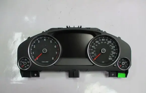 Volkswagen Touareg II Speedometer (instrument cluster) 7P6920980