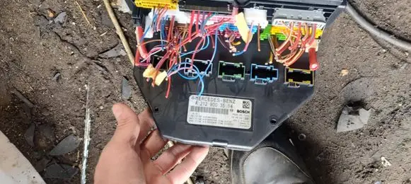 Mercedes-Benz C W204 Fuse box set a2129003514