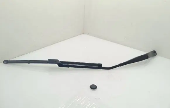 Volvo V60 Front wiper blade arm 30753505