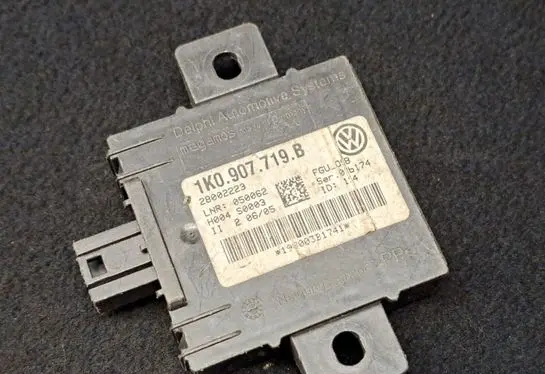 Volkswagen Golf V Alarm control unit/module 1K0907719B