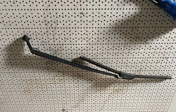 Lexus IS 220D-250-350 Windshield/front glass wiper blade 