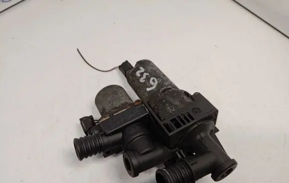 BMW 3 E46 Coolant heater control valve 64118369807