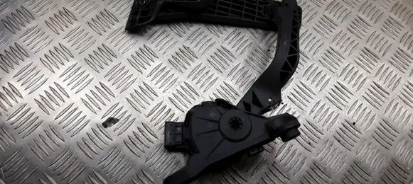 Hyundai i30 Accelerator throttle pedal 32700