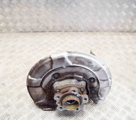 BMW 5 G30 G31 Rear wheel hub 6866338 6861802