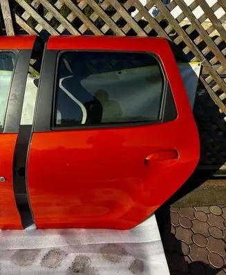 Dacia Duster II Rear door