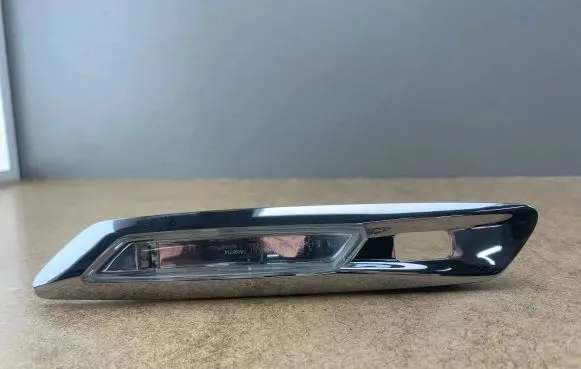 BMW 5 F10 F11 Front fender indicator light 7154170 63137154170