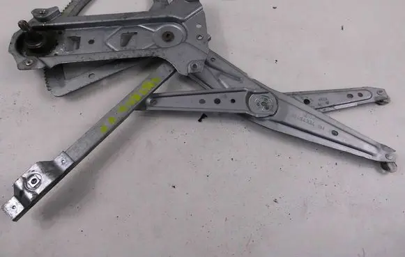 Opel Vectra B Front door manual window regulator 