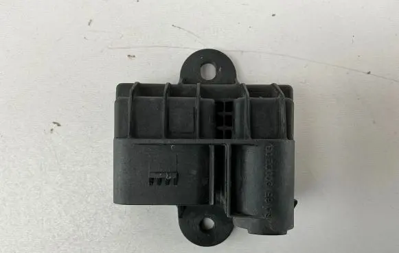 Mercedes-Benz A W176 Glow plug pre-heat relay A6519002203 51299056B 1503001587626
