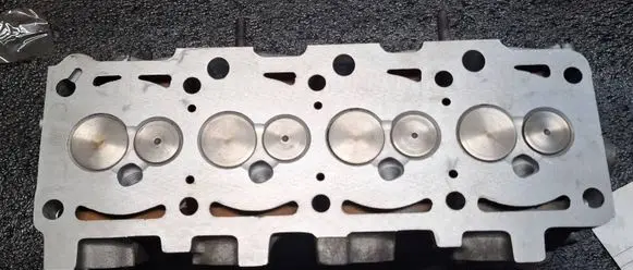 Volkswagen Polo II 86C 2F Engine head 030103373b TLVW023
