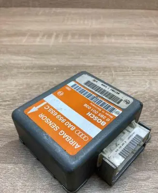 Audi A4 S4 B5 8D Airbag control unit/module 8A0959655C 0285001038 USED