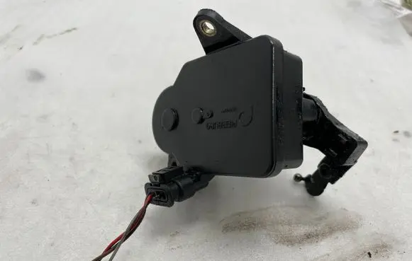 Mercedes-Benz R W251 Intake manifold valve actuator/motor 