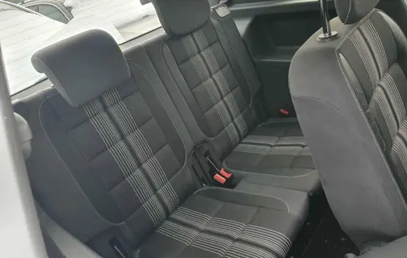 Volkswagen Touran II Third row seats 