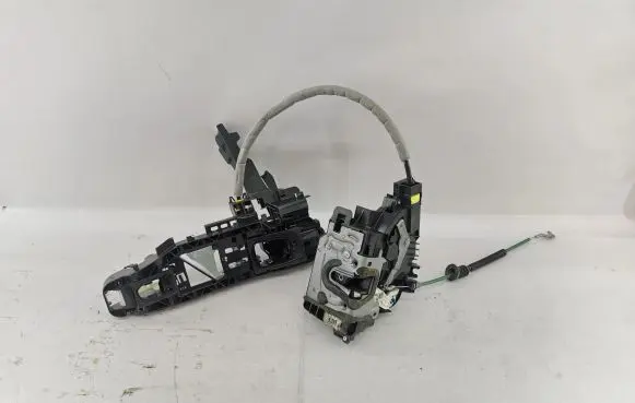 Mercedes-Benz GLC X253 C253 Front door lock A2220063999 A2537230214